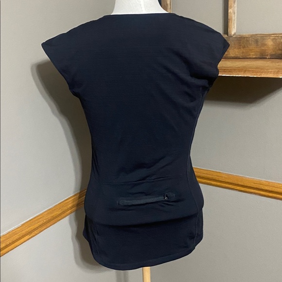 Athleta quarter zip sleeveless Black Top with rouching size medium - Picture 4 of 7